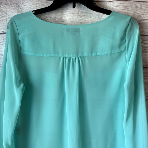 Pearl Teal Button Up Blouse Sheer with Long Sleeves Scoop Neckline Size M - Picture 6 of 15